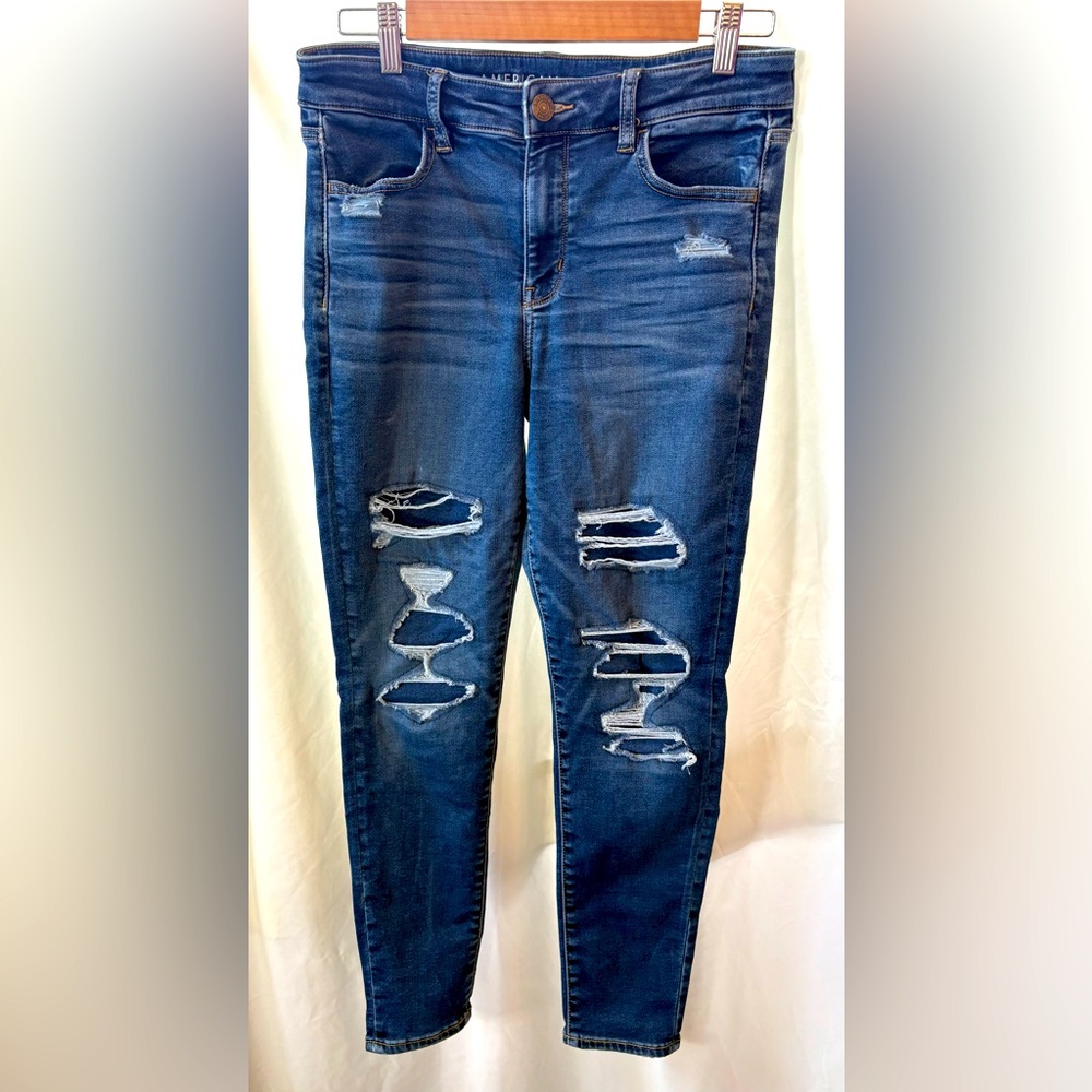 American Eagle Outfitters Next Level Stretch Distressed Jeans Size 8 Short